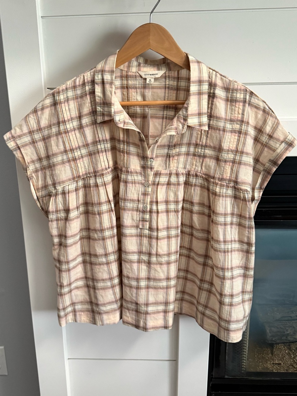 Lucky Brand Plaid Button-Up women’s size large Shirt Cream & Brown